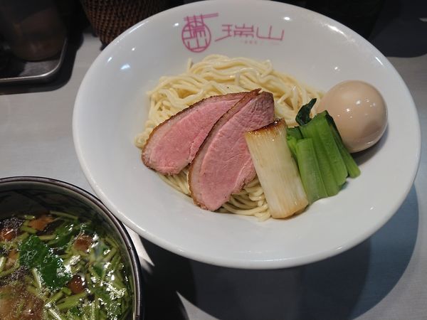 「【限定】鴨となめこのつけ蕎麦900円＋味玉(ｻｰﾋﾞｽ)」@中華蕎麦 瑞山（ZUIZAN）の写真