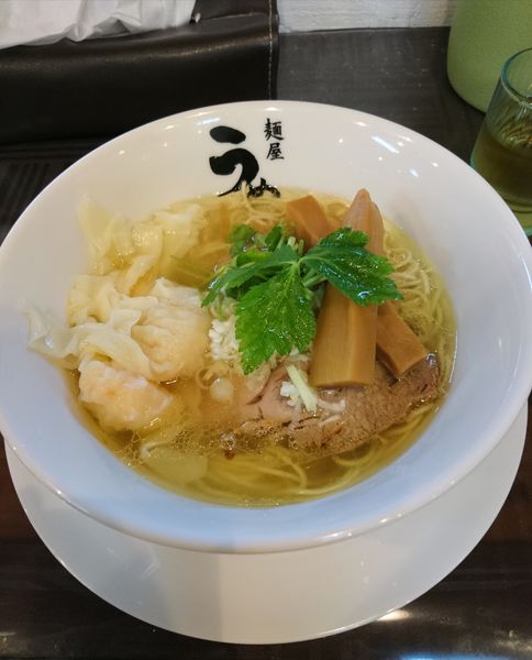 「海老ワンタンメン 塩 細麺」@麺屋 うめはら あずま店の写真
