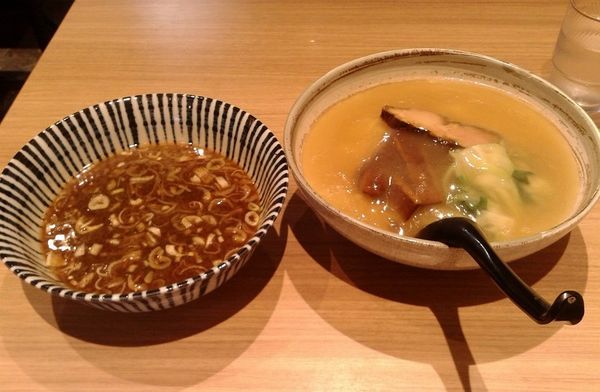 「トロつけ麺(900円)」@しゅうまい屋の写真