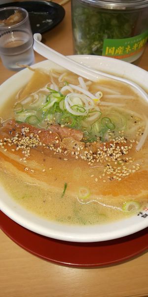 「煮込みバラ肉ラーメン」@ラーメン 横綱 港店の写真