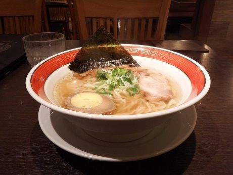 「らーめん（塩）」@紅虎餃子房 新千歳空港店の写真