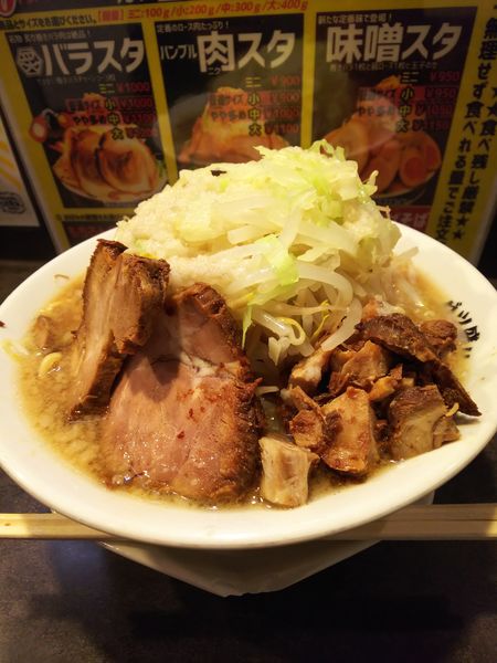 「ラーメン、ヤサイ増し 背アブラビタ ニンニク少な目」@ガツ盛りラーメン バンブル 西浦和店の写真