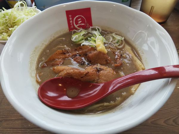 「濃厚煮干ラーメン　※「先着ラーメン」で６００円」@中華盛そば ◯三亭の写真