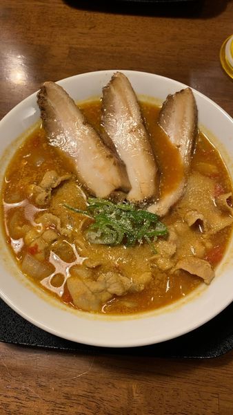 「トマトカリーチャーシュー」@味噌屋八玄 市原店の写真