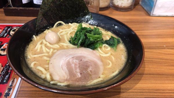 「ラーメン」@横浜家系ラーメン 壱角家 芝大門店の写真