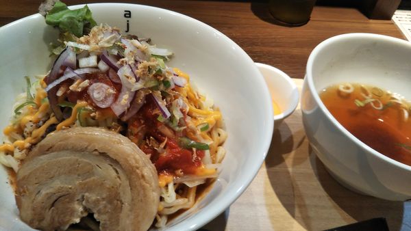 「トマト＆スパイス（限定）」@まぜそば専門店 シン・アジトの写真