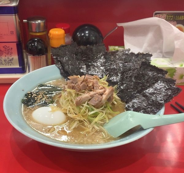 「ネギラーメン のり 玉子」@ラーメン かいざん 新小岩店の写真