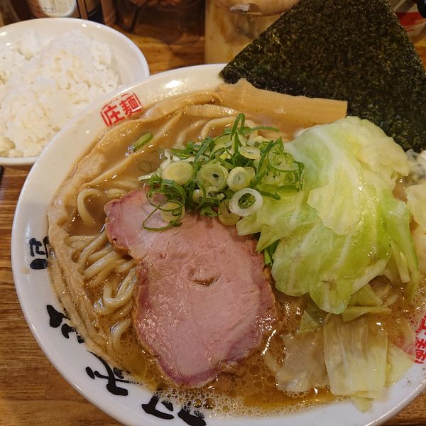 「らぁ麺大880円キャベツ120円半ライス120円ビール400」@麺屋 庄太 六浦本店の写真