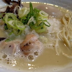 水炊き鍋 鶏白湯しら川 麹町店の画像