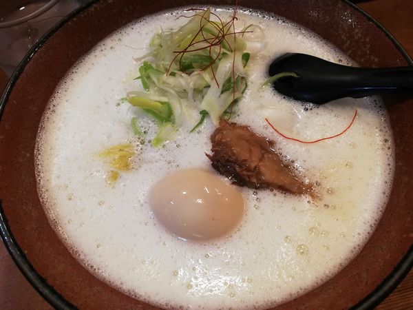 「濃厚鶏らーめん」@麺屋よつ葉の写真