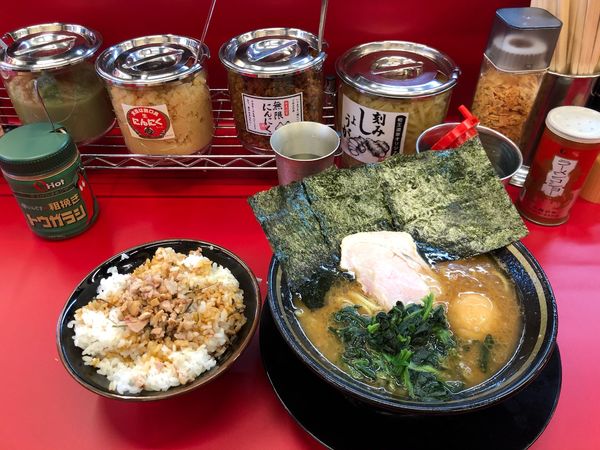 「ラーメン、味玉、チャーシューまぶし」@柏 王道家の写真