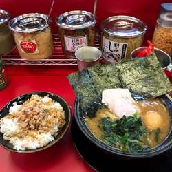 ラーメン、味玉、チャーシューまぶし