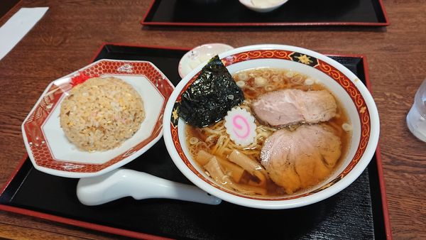 「ラーメンとミニチャーハン」@かなざわ亭の写真