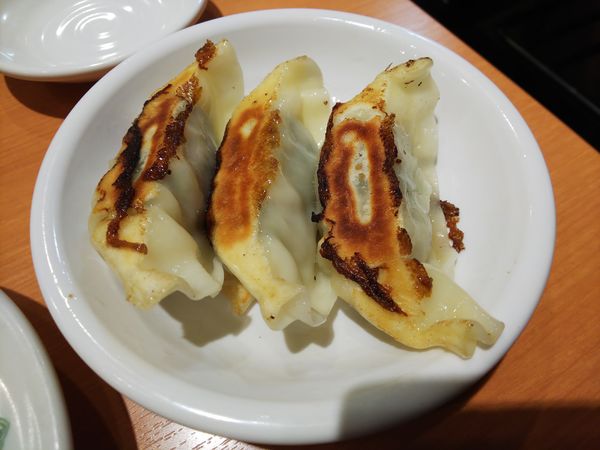 「新餃子（3個）　130円（リニューアル特別価格）」@日高屋 小田急マルシェ登戸店の写真