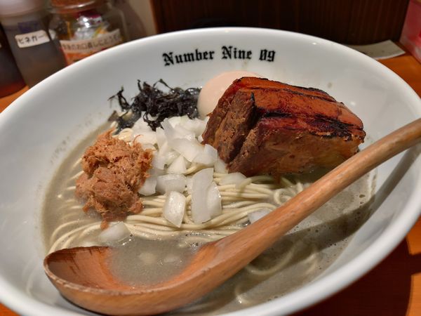 「【限定】煮干し中華そば＋味玉」@麺Dining Number Nine 09の写真