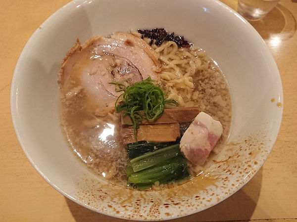 「醤油そば（手揉み麺）」@饗 くろ㐂の写真