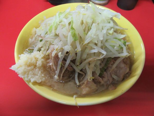 「小ラーメン麺少なめ（７５０円）＋豚増し１５０円」@ラーメン二郎 茨城守谷店の写真