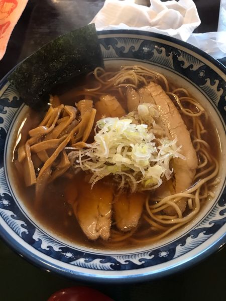 「肉入り中華そば➕麺固め」@井戸端よしおの写真