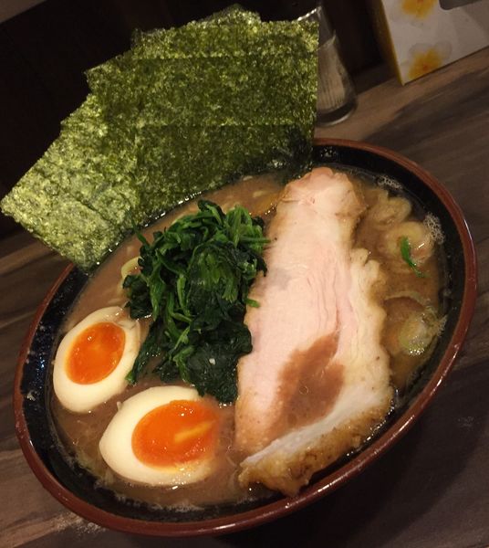 「のり玉らーめん(麺硬め油多め)」@神田ラーメン わいず 神田本店の写真