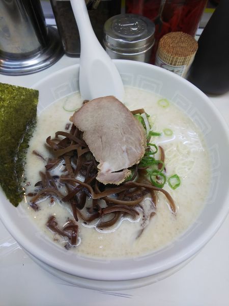 「豚骨ラーメン バリカタ」@博多天神 新橋1号店の写真