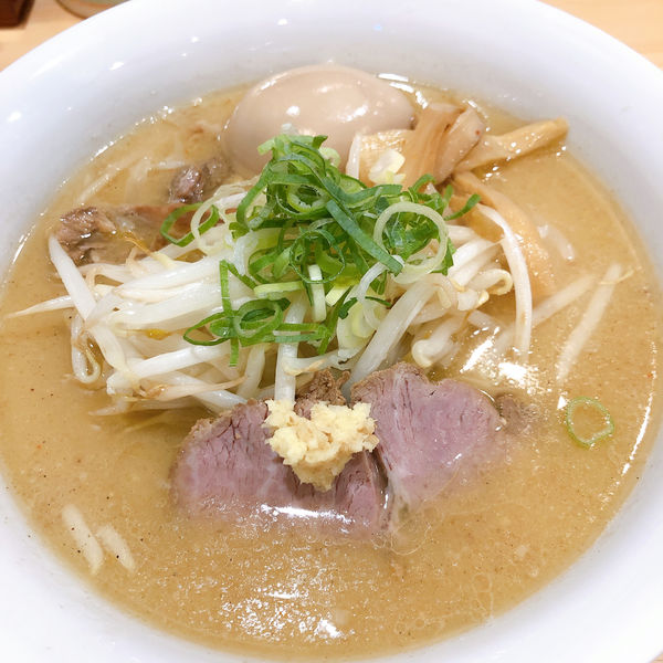 「味噌らーめん ¥850＋煮玉子  ¥150」@三ん寅の写真