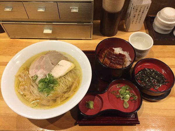 「【平日限定】ランチ 塩そば＋ひつまぶし」@自家製麺 竜葵の写真