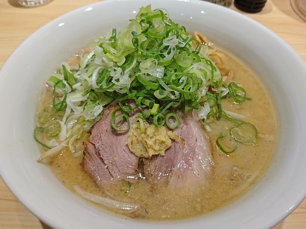 「味噌らーめん￥850＋ねぎ￥150＝￥1000」@三ん寅の写真