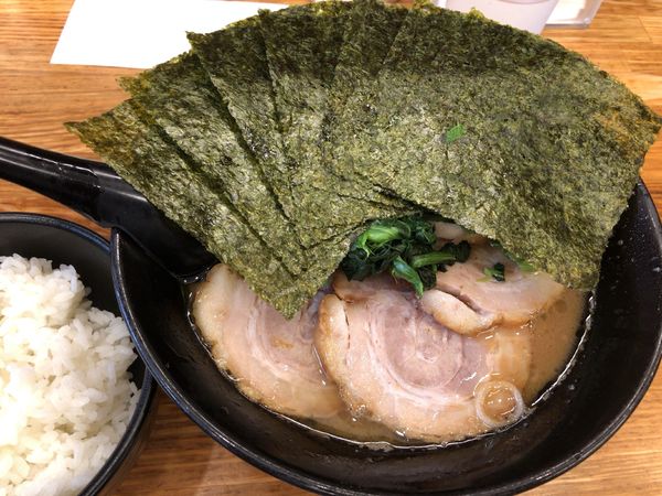 「チャーシューメン + のり + 半ライス」@せい家 三鷹店の写真