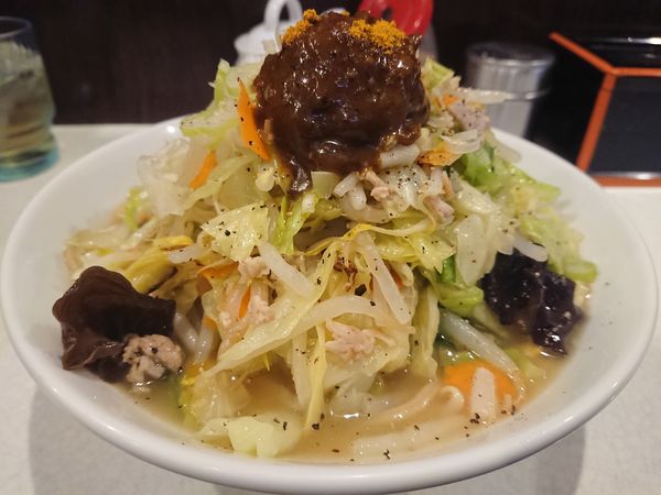 「玉カレーたんめん(並・太麺)970円」@麺処 まるよし商店の写真