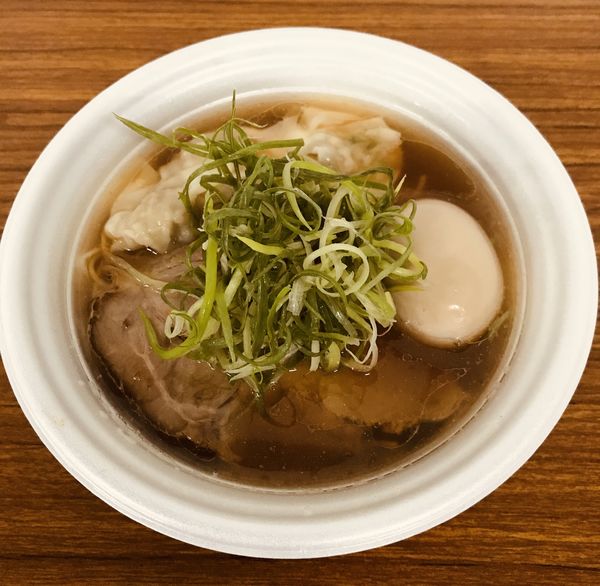 「黄金の煮干しわんたん白醤油〜寿製麺よしかわ」@東京ラーメンショー2019の写真