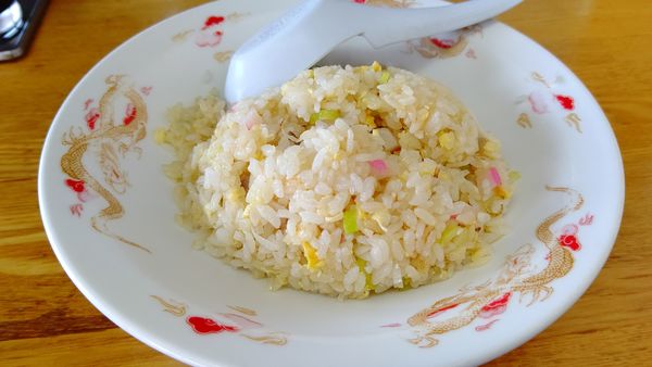 「半チャーハン四百円」@手打ちらーめん 珍来 東所沢店の写真