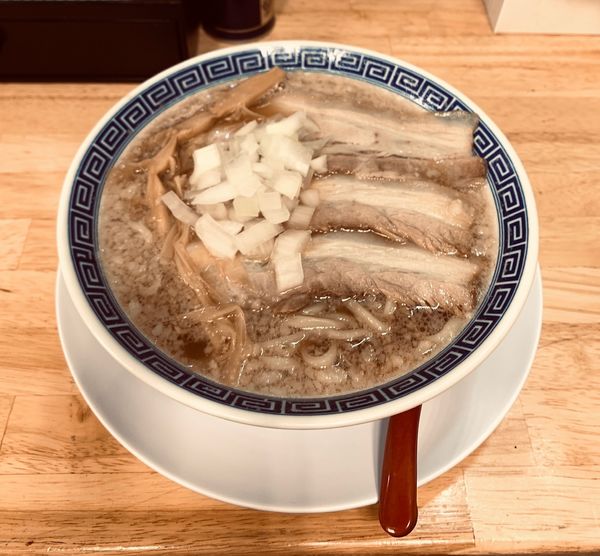 「背脂中華そば（固め￥750）」@新潟発祥なおじ 新橋店の写真