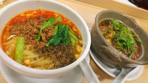 「選べるハーフ担々麺セット、汁あり担々麺、麻婆豆腐」@想吃担担面 名駅エスカ店の写真