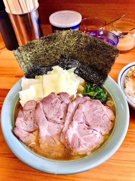 「中盛りチャーシュー　海苔　小ライス」@捲り家の写真