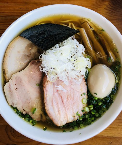 「煮干蕎麦(トッピング チャーシュー2枚+味玉)」@喜乃壺の写真