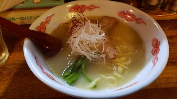 「鶏白湯ラーメン820円」@麺・酒処 ぶらりの写真