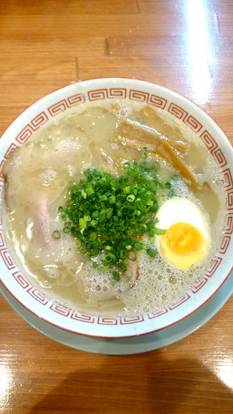 「博多らーめん   850円」@濃厚豚骨らーめん 博多一路の写真