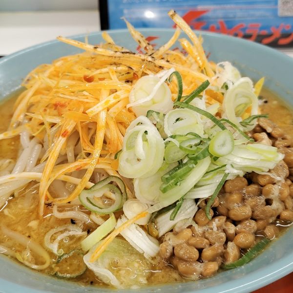 「ネギ味噌ラーメン納豆サービス半ライス」@くるまやラーメン 東村山店の写真