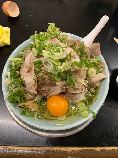 「特製チャーシュー麺醤油TP生卵」@桜ラーメンの写真