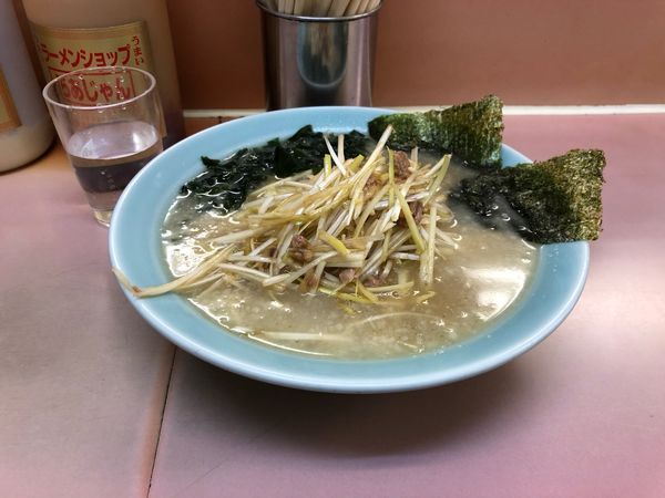 「ネギラーメン　700円」@ラーメンショップ椿 新奥多摩街道店の写真