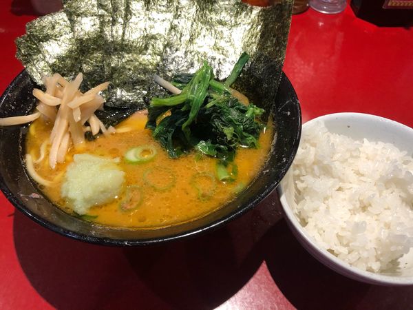 「ラーメン　のり　硬め　　脂多め」@厚木家の写真