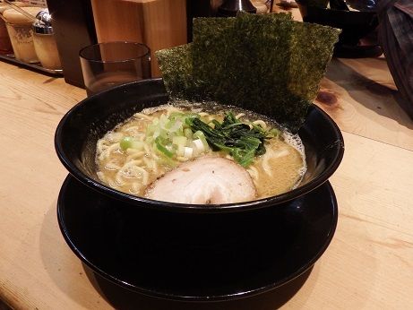 「豚骨醤油ラーメン」@麺乃蔵 中根家の写真