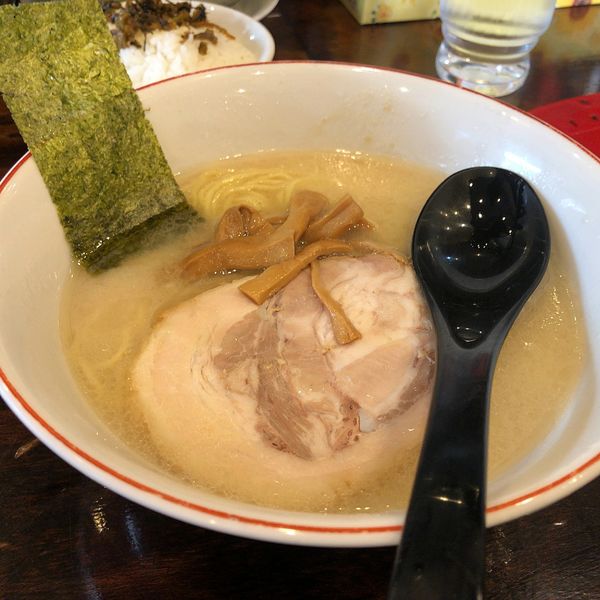 「百歩ラーメン(720円)バリカタ　サービスライス」@百歩ラーメン 北浦和店の写真