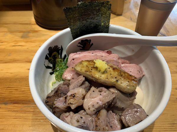 「特製フォアグラ油そば」@満鶏軒の写真