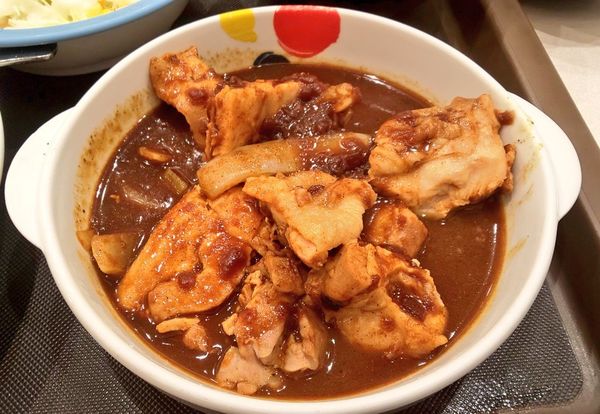 「ごろごろチキンのバターチキンカレー野菜セット」@松屋 市ヶ谷店の写真