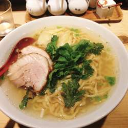 本丸塩らー麺 大盛