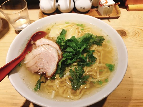 「本丸塩らー麺 大盛」@横濱元町 本丸亭 横浜店の写真