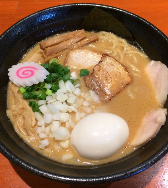 「特製濃厚中華そば(醤油)1100円」@中華そば 輝羅の写真