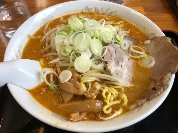 「味噌ラーメン　大盛無料　820円」@北海とんこつらーめん 純輝 白井店の写真