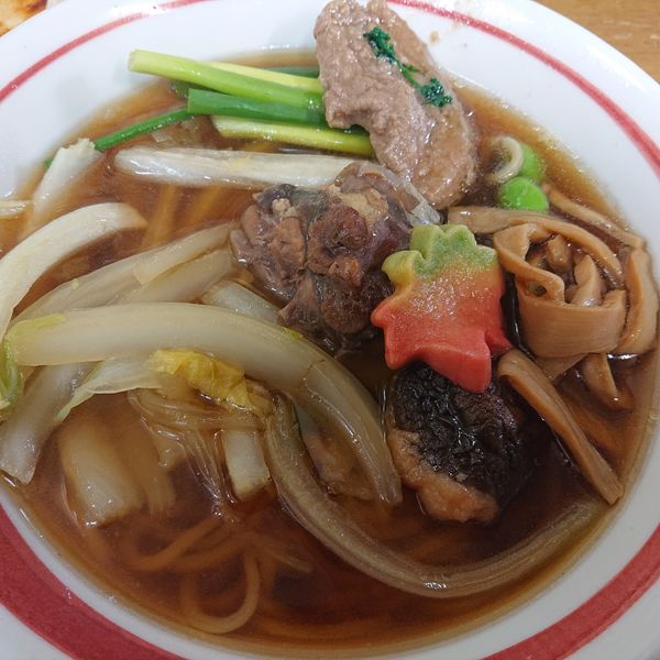 「活〆鼈ガメラC活〆大帆立小天丼3500円、和牛刺し1500円」@MENYA 食い味の道有楽の写真